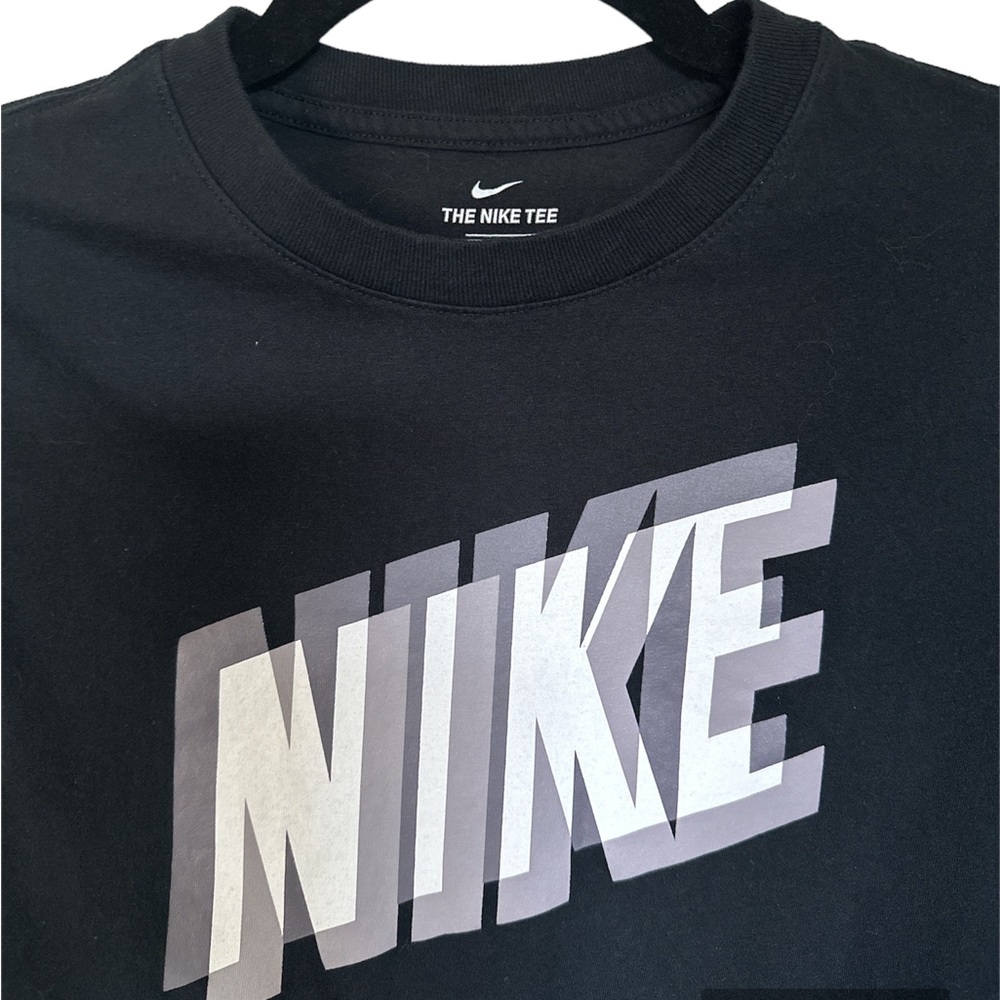 Nike Tee - Picture 2 of 5